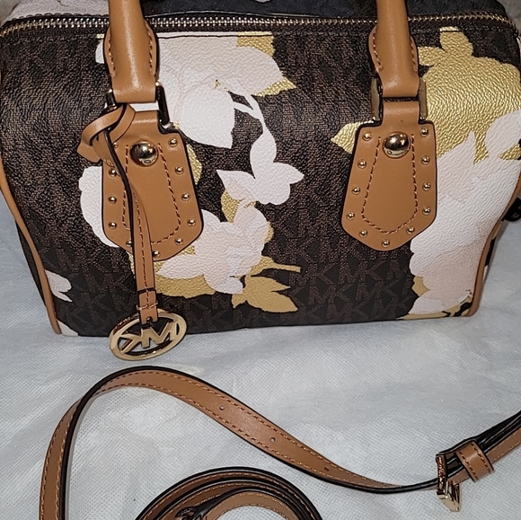 Micheal kors handbag - Picture 2 of 3